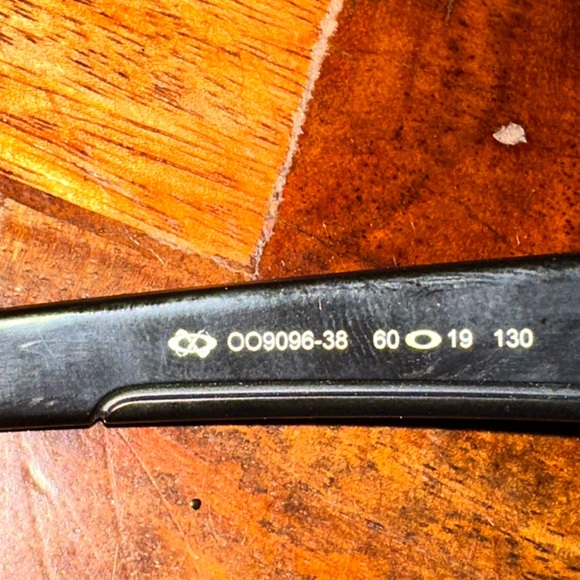 Oakley Fuel Cell sunglassess - Picture 8 of 9